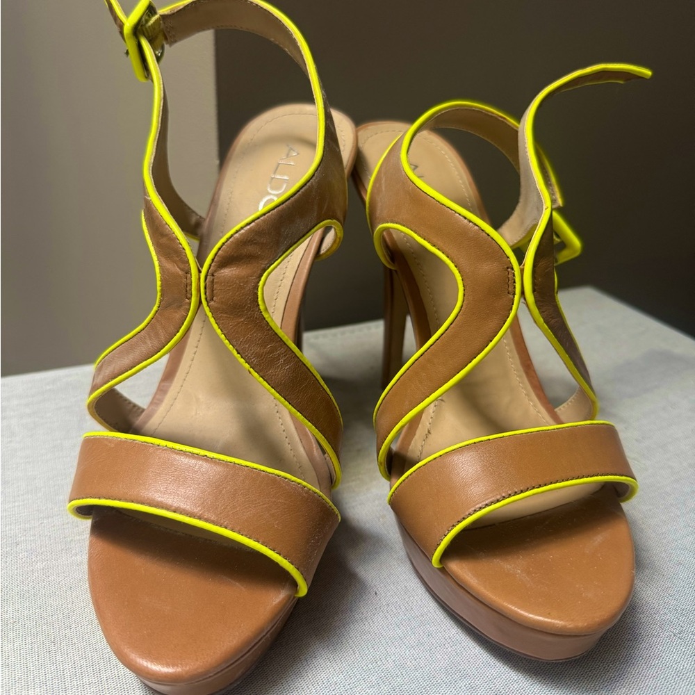 ALDO Women’s Bracker Heels Tan and Neon Size 39